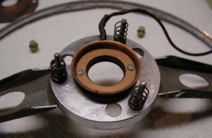 steering wheel horn switch with springs